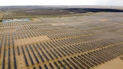 全球最大的沙漠集中式光伏发电基地即将并网发电